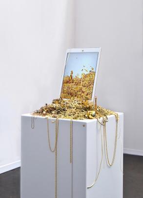 p16-156-Brout&Marion-Gold and Glitter-2015